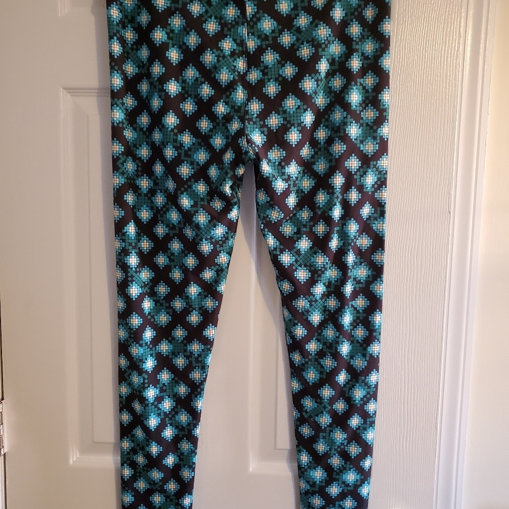 Lularoe TC Leggings Fits L or XL  RAND NEW NO TAGS